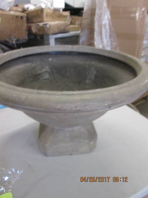 lot 126 image: 24 wide planter new ...
