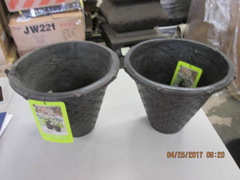 lot 134 image: 2 -14.25 inch lattice planting pots...