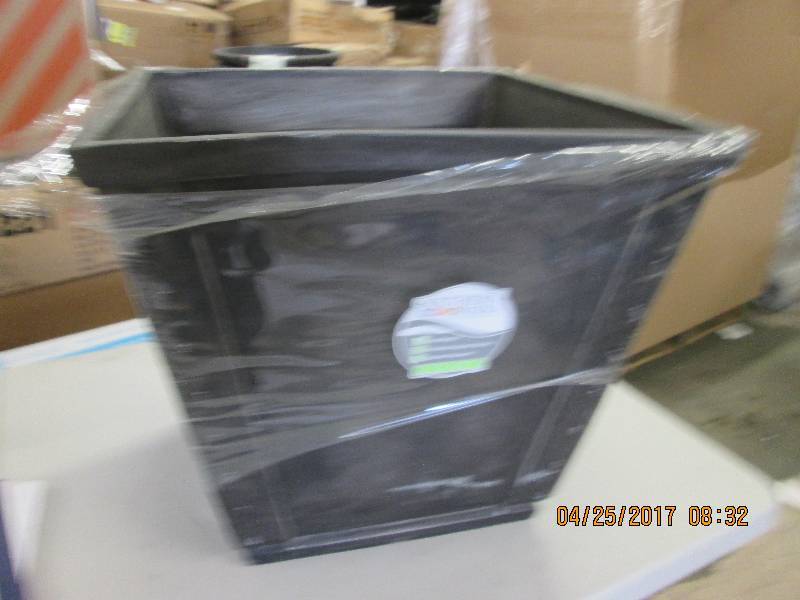 lot 144 image: 1 southern patio 20 inch planter  ...