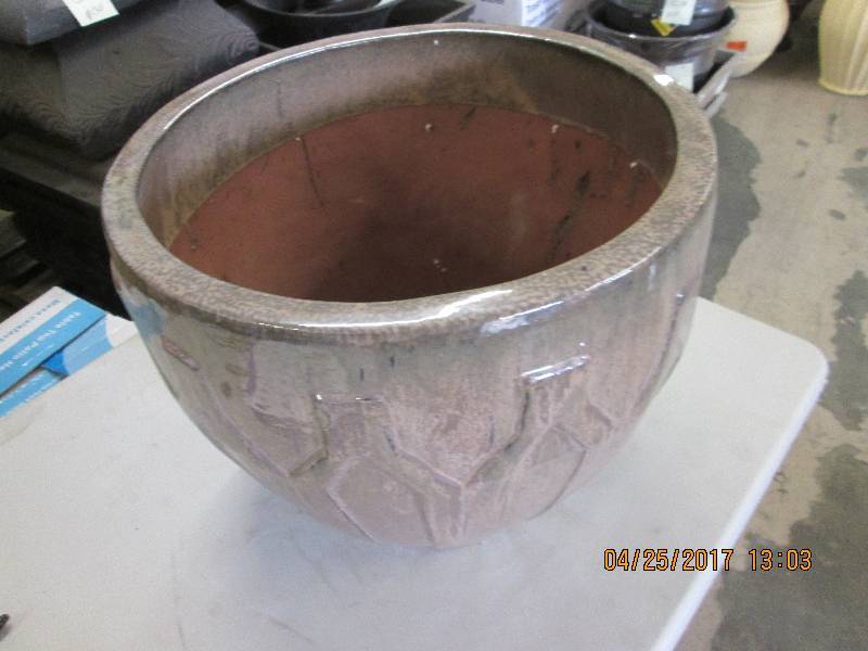 lot 179 image: 18.75  round heavy planter ...