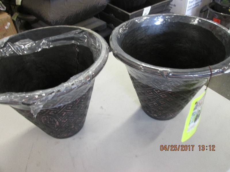 lot 183 image: 2 new 14.25 lattice flower pots ...