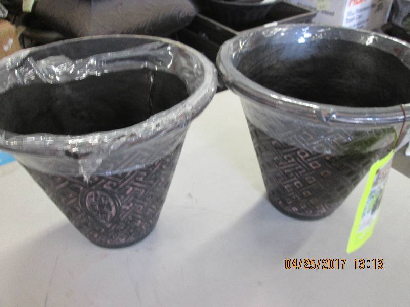 lot 190 image: 2 new 14.25 lattice flower pots ...