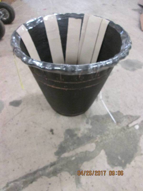 lot 197 image: new 22 inch petal rim flower pot ...