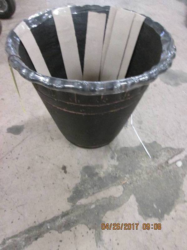 lot 201 image: new 22 inch petal rim flower pot ...