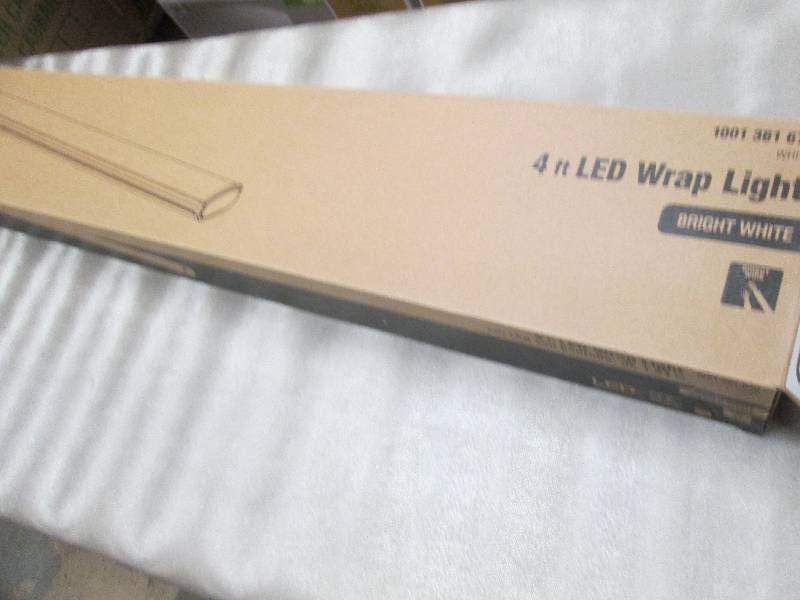 Commercial Electric 4 ft. High Outp...