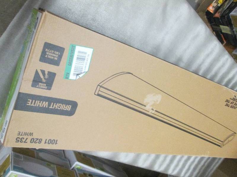 Commercial Electric 4 ft. High Outp...