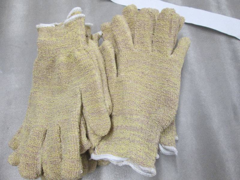 Lot of 6 Pr Work Gloves...