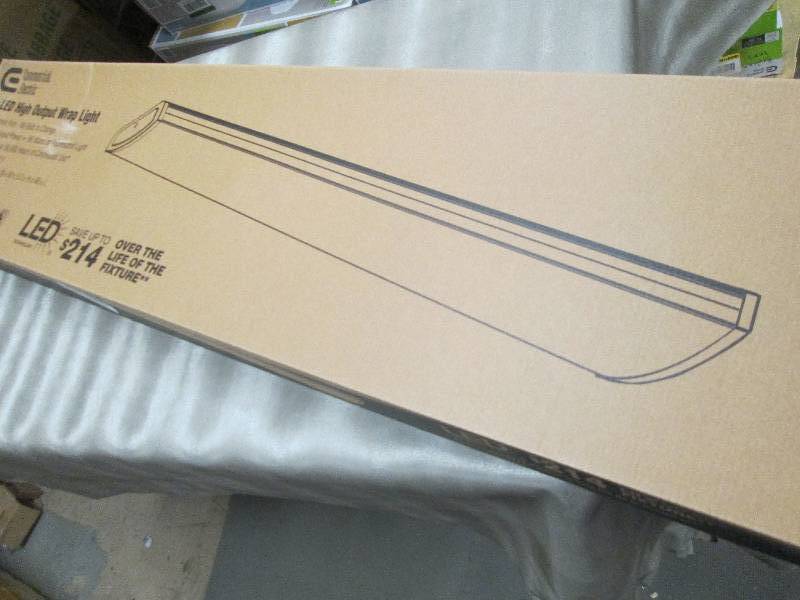Commercial Electric 4 ft. High Outp...