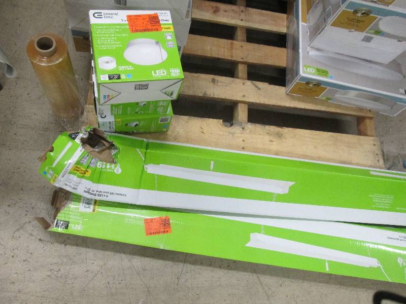 2 Commercial Electric 4 ft LED Whit...