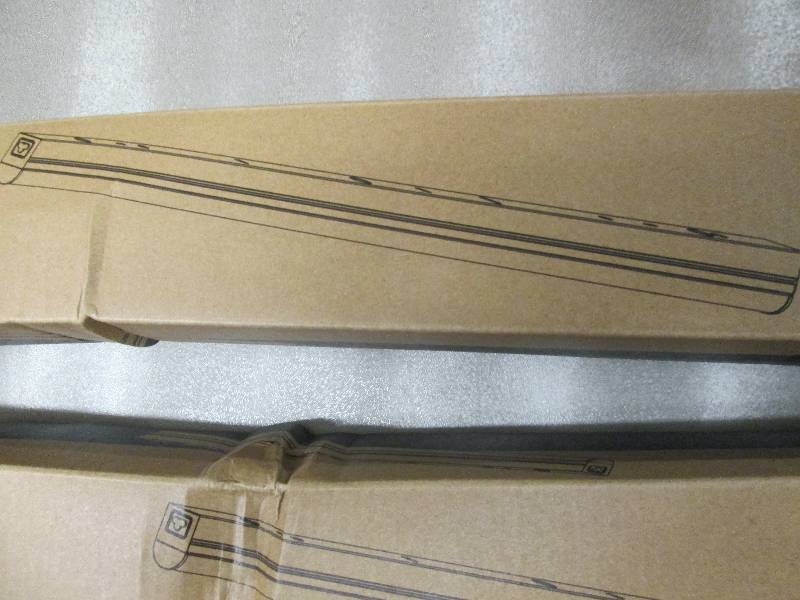 Lot of 2Commercial Electric 3 ft L...