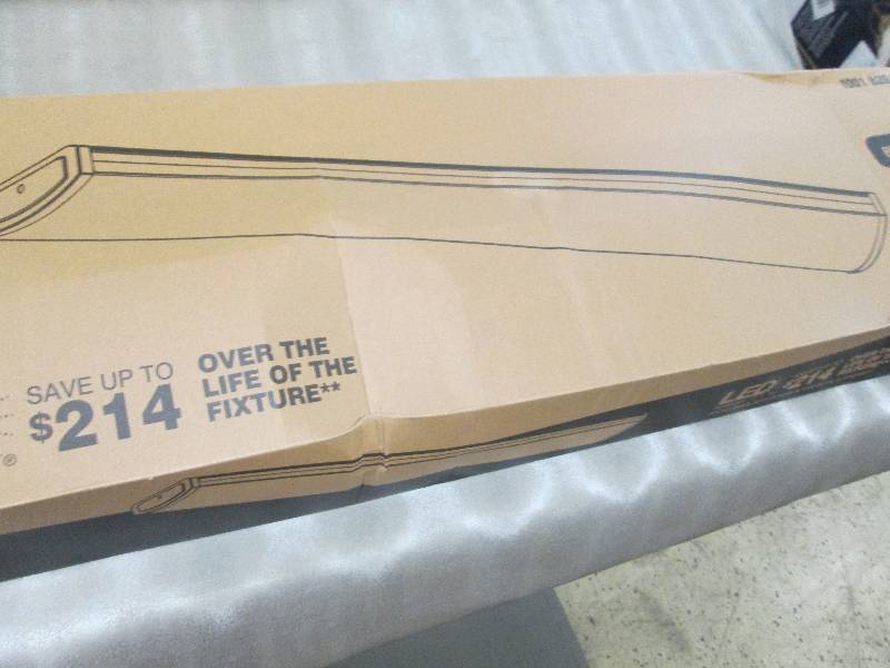 Commercial Electric 4 ft. High Outp...
