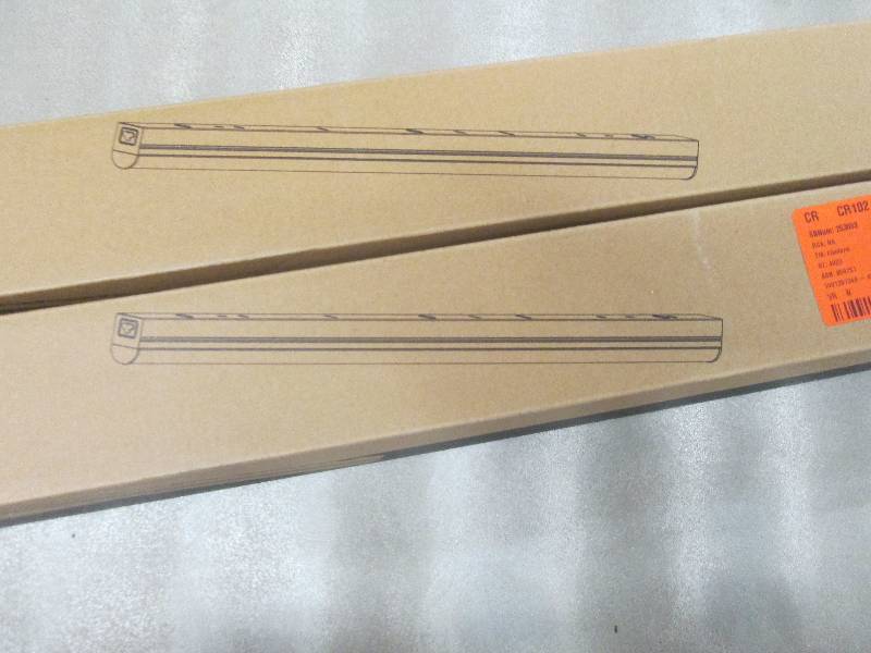 Lot of 2Commercial Electric 4 ft. ...