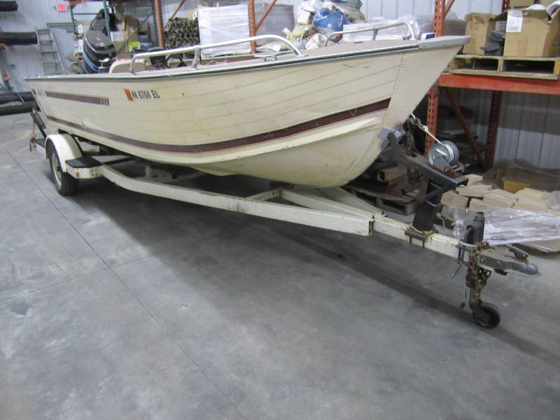 1982 Bluefin Superhawk Boat with 115 HP Motor, Trailer