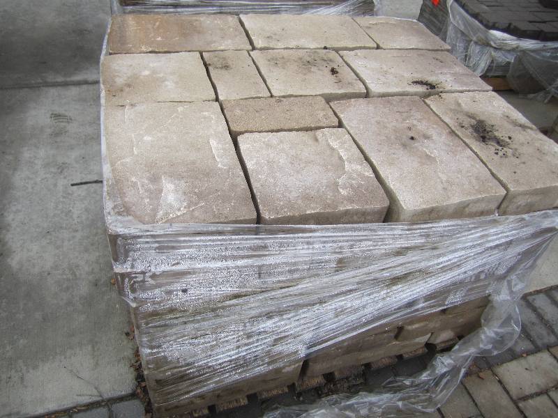 Approx. 84 sf of various 3 pc Mega ...