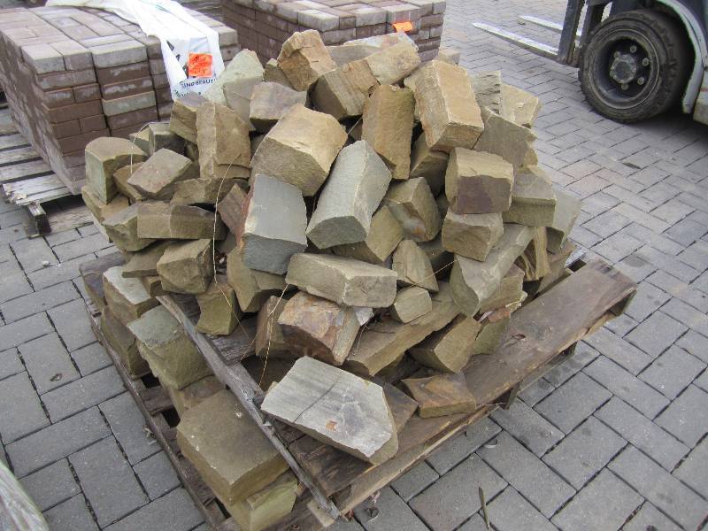 Pallet of Savanna Edge Stones...