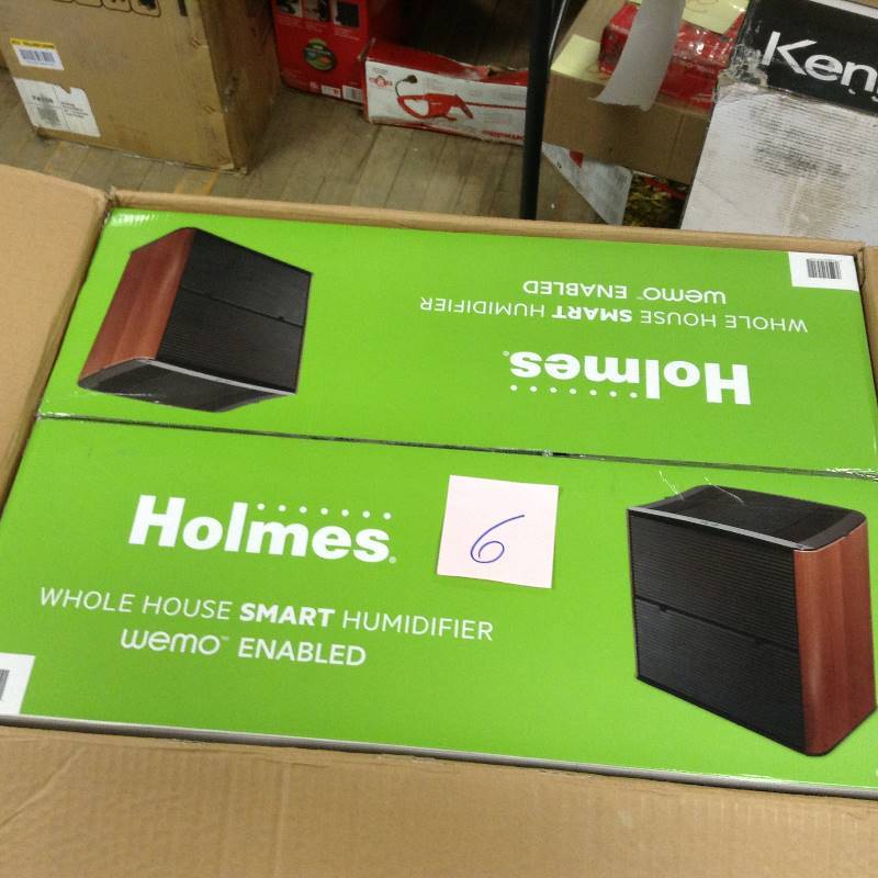 lot 6 image: Holmes Humidifier model HCM3888C-U New