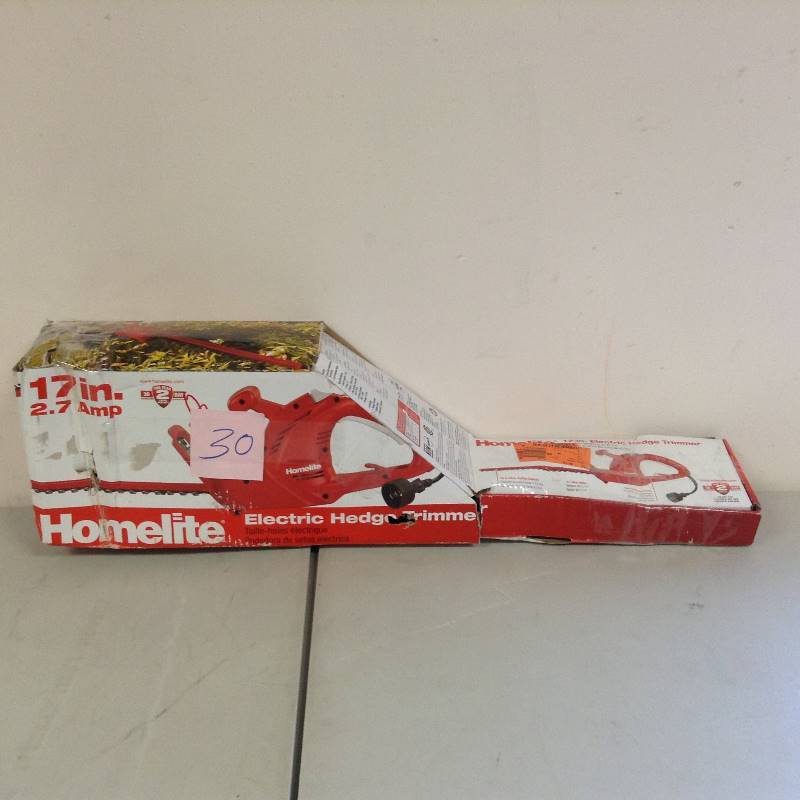 lot 30 image: Homelite Electric Hedge Trimmer