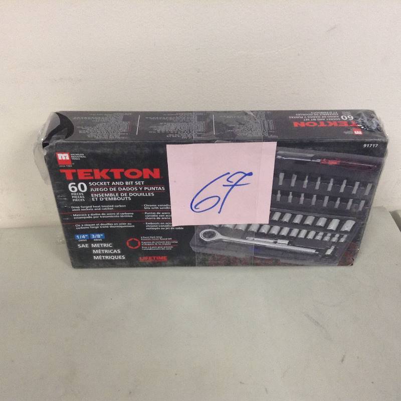 lot 67 image: Tekton 60 Pc Socket and Bit Set