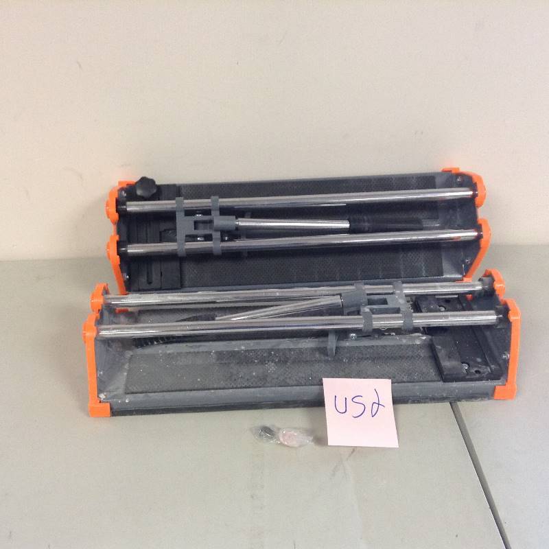 lot 77 image: LO of 2 HDX 14 in Tile Cutters used