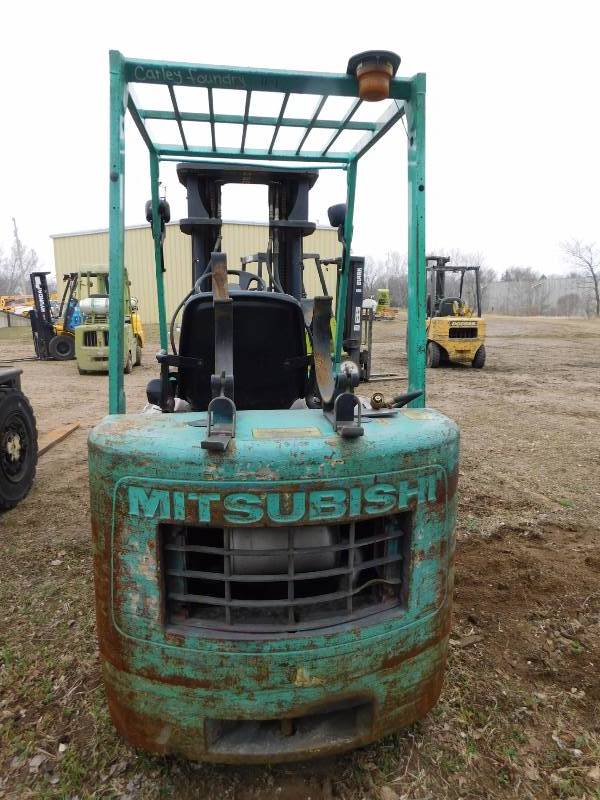 lot 9 image: 1995 5000lb Mitsubishi Forklift