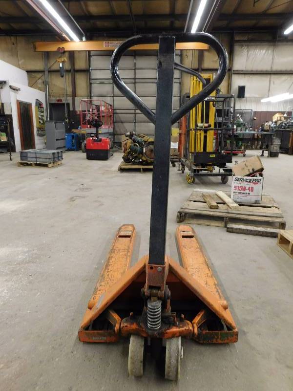 lot 16 image: Manual Pallet Jack - 27 x 48