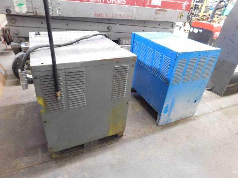 lot 17 image: Two 36 Volt Chargers