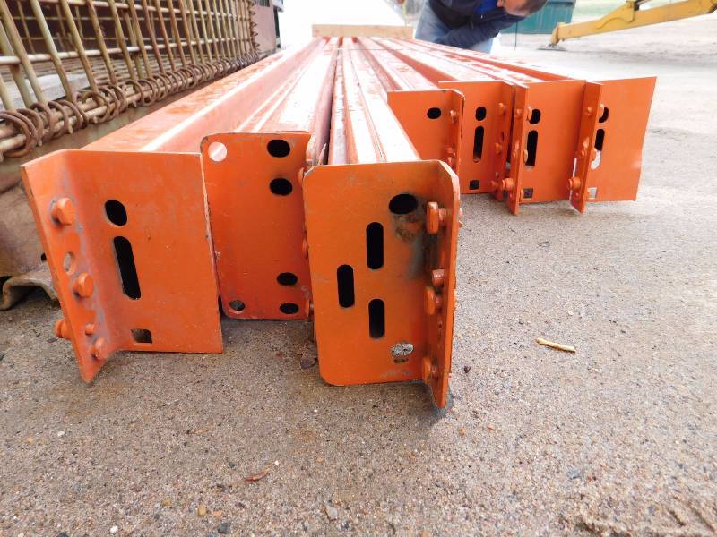 lot 32 image: Pallet Racking Teardrop Beams