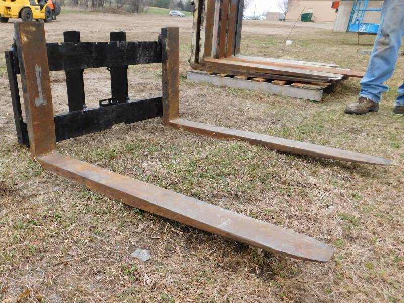 lot 45 image: Carriage Attachment with 42 Forks