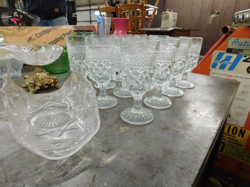 lot 54 image: Misc Lot of Glassware