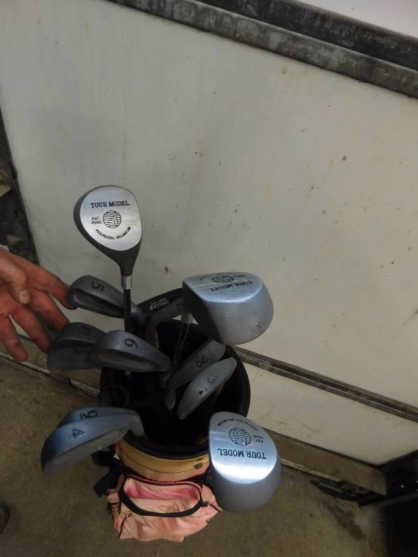 lot 60 image: Set of Ladies Golf Clubs