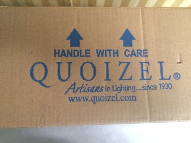 lot 77 image: Quoizel 3 light vanity lighting.
