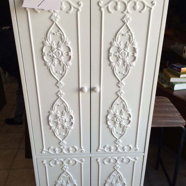 lot 7 image: White Pantry Cabinet
