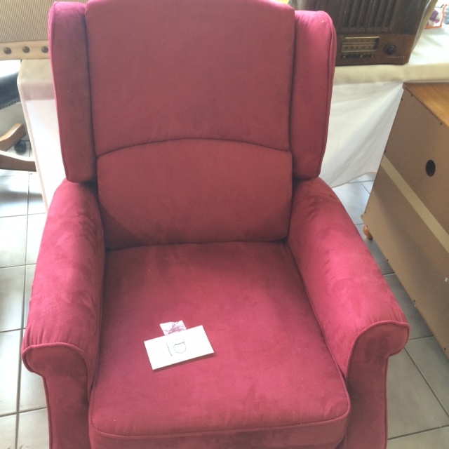 lot 18 image: Microfiber Maroon Recliner