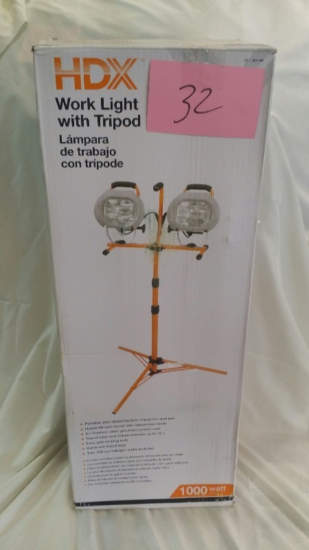 lot 34 image: HDX Work Light With Tripod