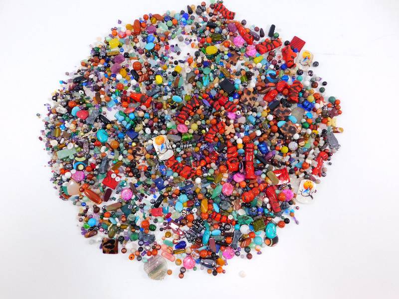 lot 43 image: Lot of Assorted GlassGemsAcrylic Beads for Jewelry Making
