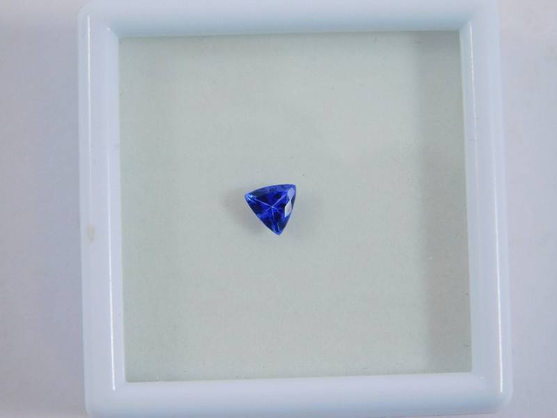 lot 52 image: .40 Carat Tanzanian Tanzanite - Trillion Cut