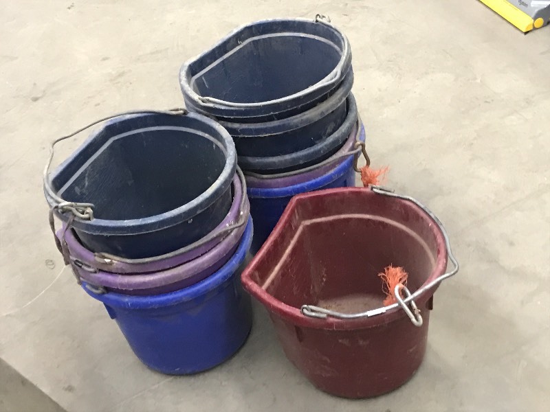 (10) Feed Buckets