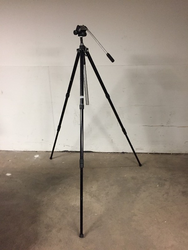 lot 29 image: Spiratone Professional Video Tripod and Fluid Head with Pan Arm
