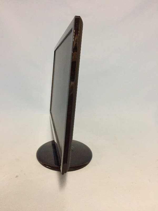 lot 27 image: Samsung Super-Thin 22 Computer LED MonitorDisplay