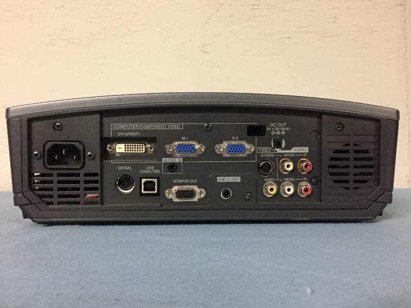 lot 60 image: Mitsubishi DLP ComputerVideoMultimedia Projector