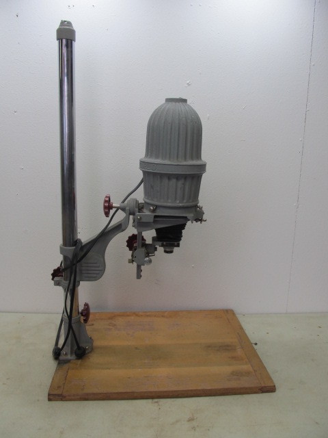 lot 43 image: Vintage Arnold Sun Ray Photo Enlarger