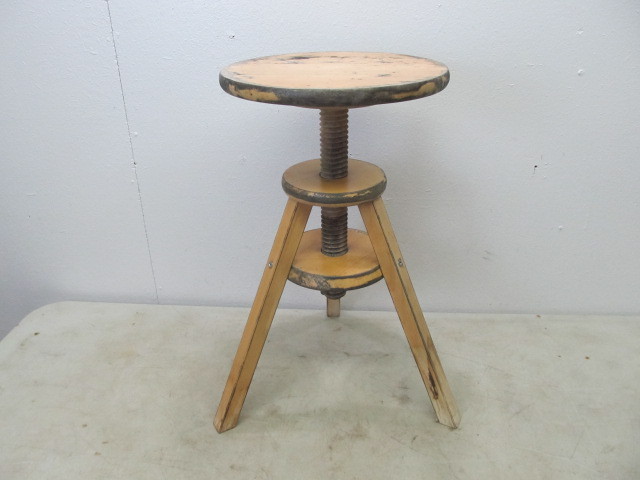 lot 49 image: Wooden Screw-Top Adjustable Stool