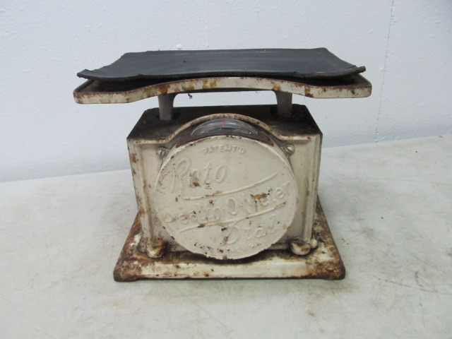 lot 54 image: Vintage Health-O-Matic Scale