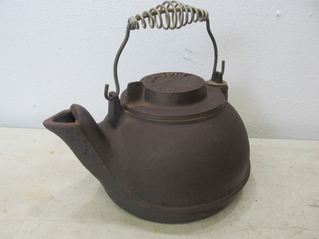 lot 57 image: Vintage CENTURY Cast Iron Tea Kettle