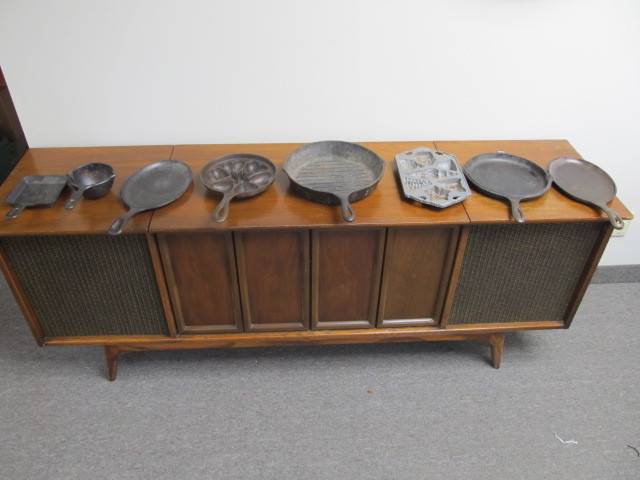 lot 73 image: Lot of Cast Iron Skillets and Pans