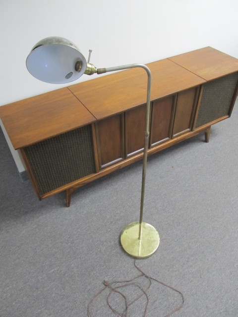 lot 74 image: Vintage Brass PharmacyReading Lamp