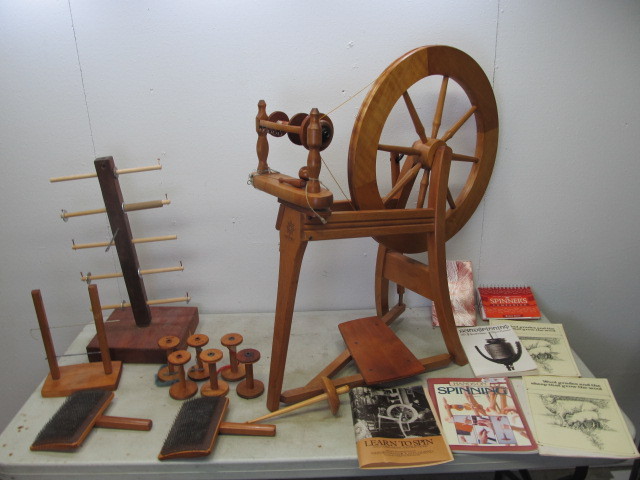 lot 88 image: Vintage ASHFORD Spinning Wheel wMany Accessories