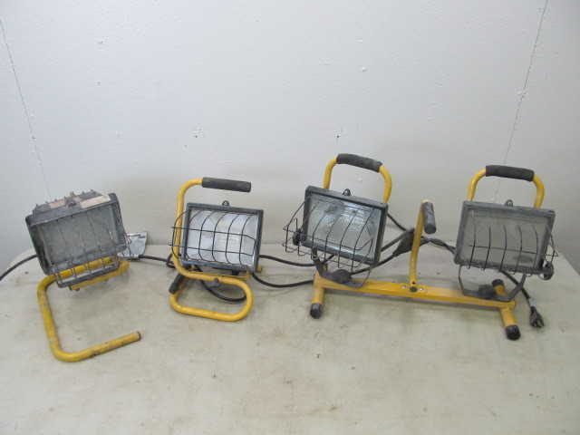 lot 11 image: Lot of Construction Lights.