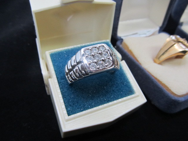 lot 4 image: Estate Lot of Vintage Mens Rings &amp Cufflinks