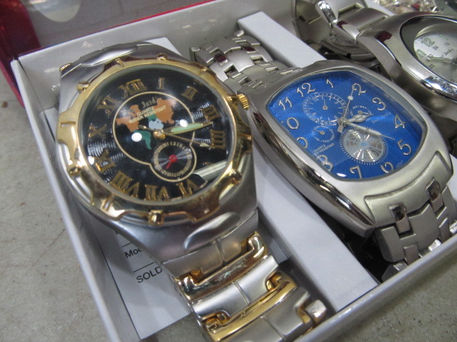 lot 15 image: 10 NEW Mens Watches